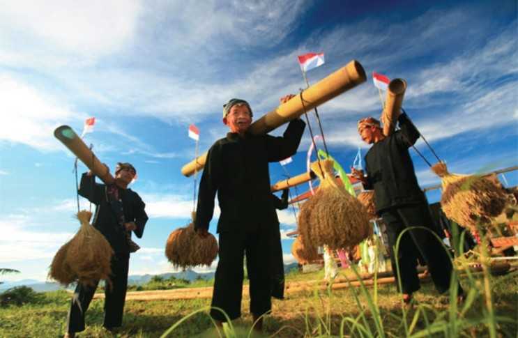 Mengenal Nyalin, Tradisi Unik Masyarakat Sunda yang Masih Lestari