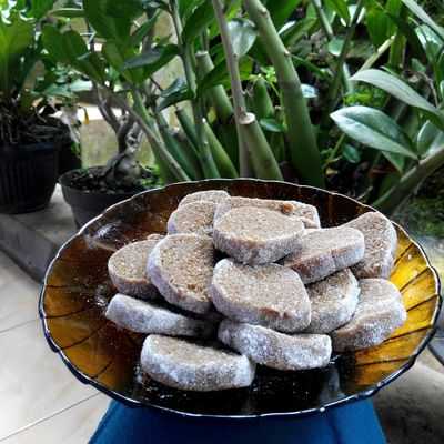 Serupa Tapi Tak Sama: Membedah Perbedaan Ladu Malangbong dan Dodol Garut