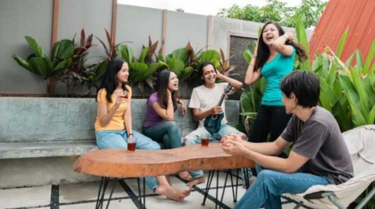 10 Pantun Sunda Lucu, Cocok untuk Ngisi Tongkrongan Bareng Teman 